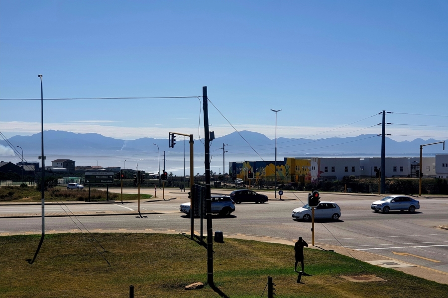 1 Bedroom Property for Sale in Heiderand Western Cape